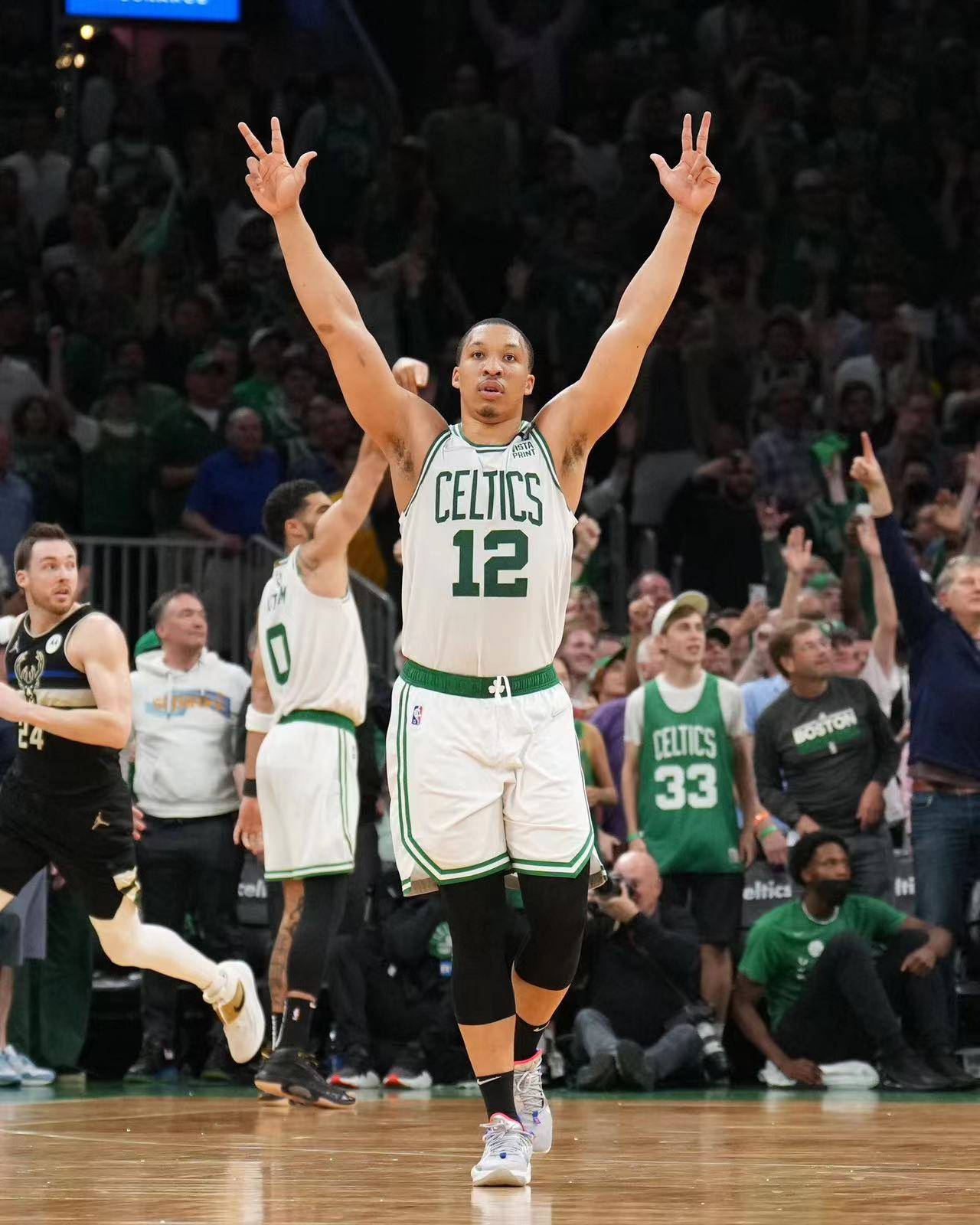 爱游戏体育app下载安装字母哥重返赛场，晋级下一阶段首场状态出色，日本队观众沸腾！的简单介绍